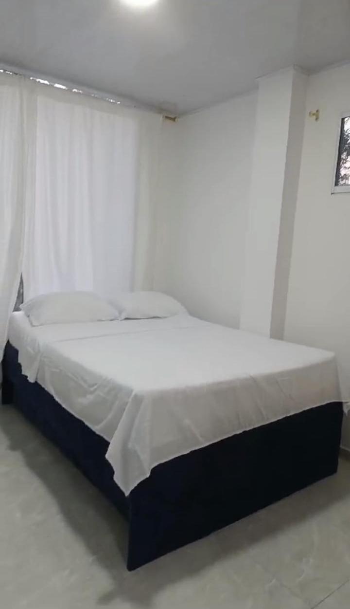 Hostal Javi ซันตามาร์ตา ภายนอก รูปภาพ