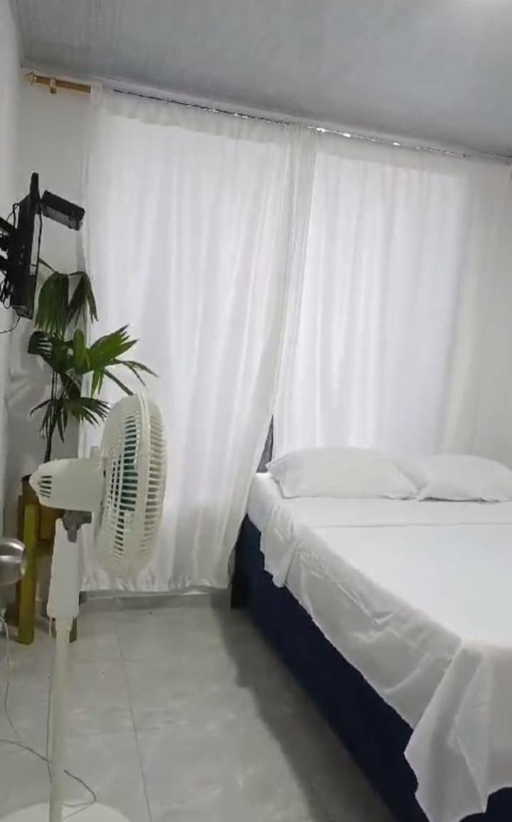 Hostal Javi ซันตามาร์ตา ภายนอก รูปภาพ